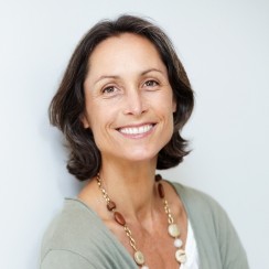 Frau lacht